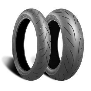 Continental . Deze voor- en achterband is geschikt voor race & sport motoren.
