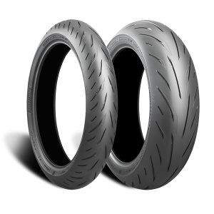 Continental . Deze voor- en achterband is geschikt voor race & sport motoren.
