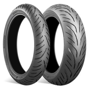 Continental . Deze voor- en achterband is geschikt voor touring motoren.